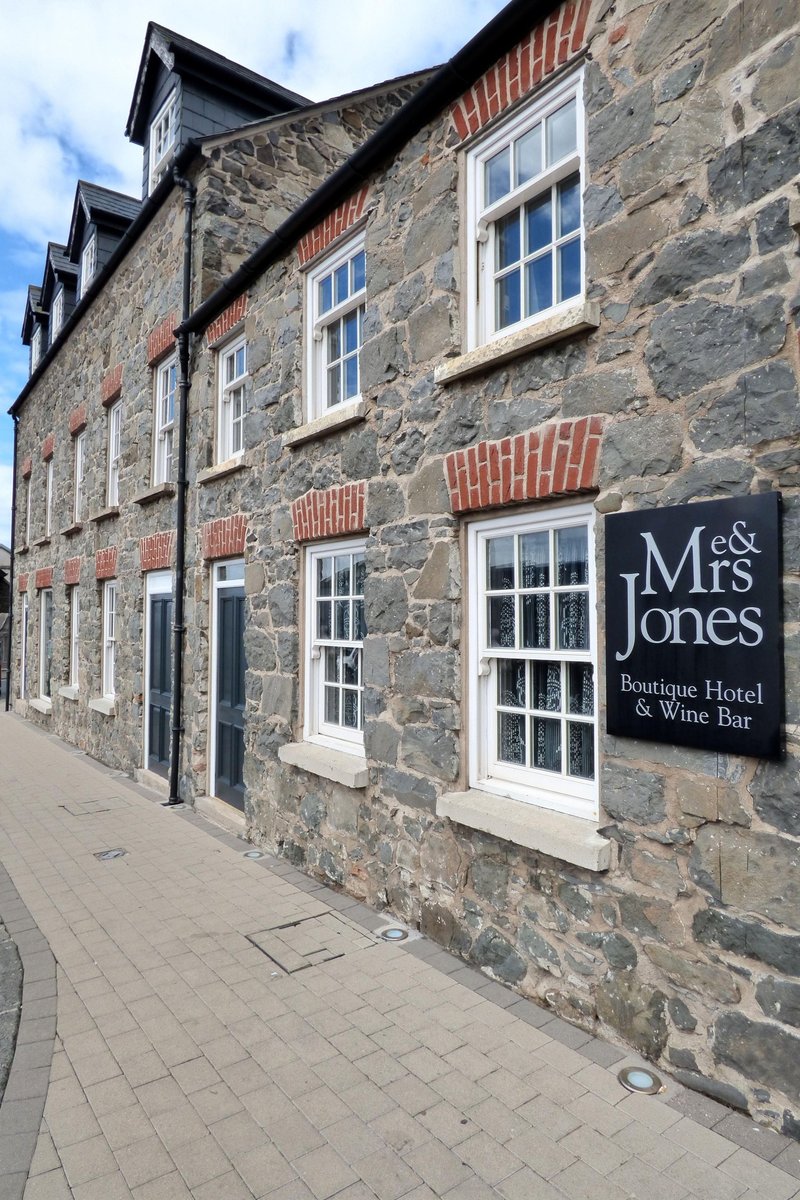 Is Mr Jones Casino really a good place to gamble?